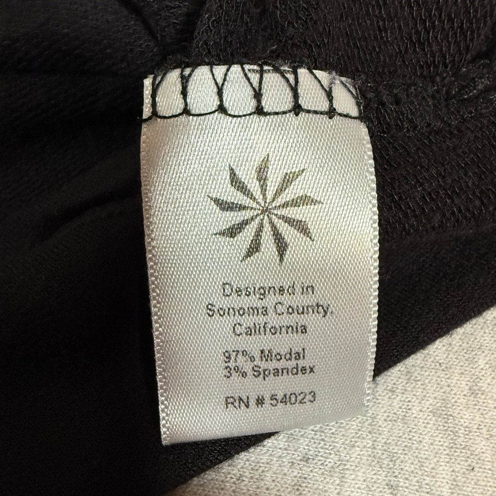 Athleta Bactrack Strappy Back Sweatshirt – Black 🖤‎ - Picture 5 of 8